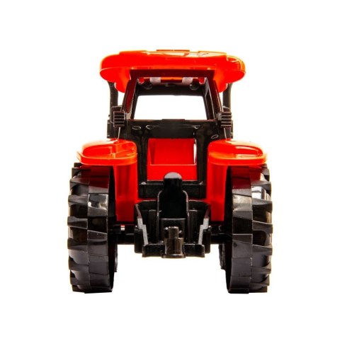 Traktor z cysterną do oprysków