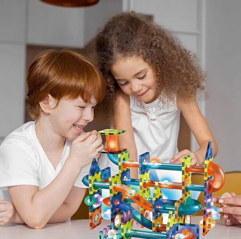 MAGNETYCZNE KLOCKI EDUKACYJNE LED ZESTAW 110 EL DLA DZIECI + GRATIS ZABAWKA